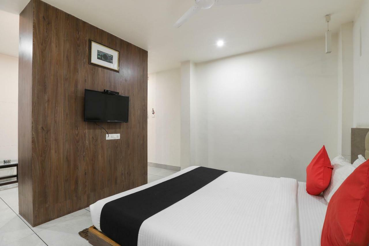 Apple Residency Hotel Patan  Exterior foto